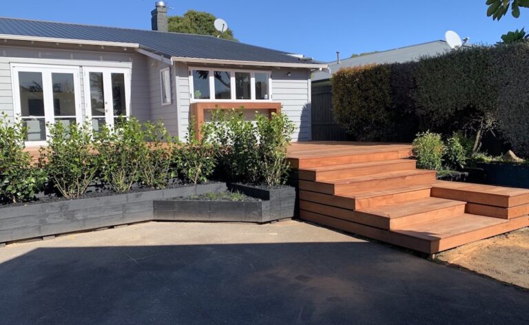 Deck decking kwila vitex louver landscaping plants build maintain joists bearers foundation concrete levels screens entry planks boardwalk retaining wall fence security gate ceader