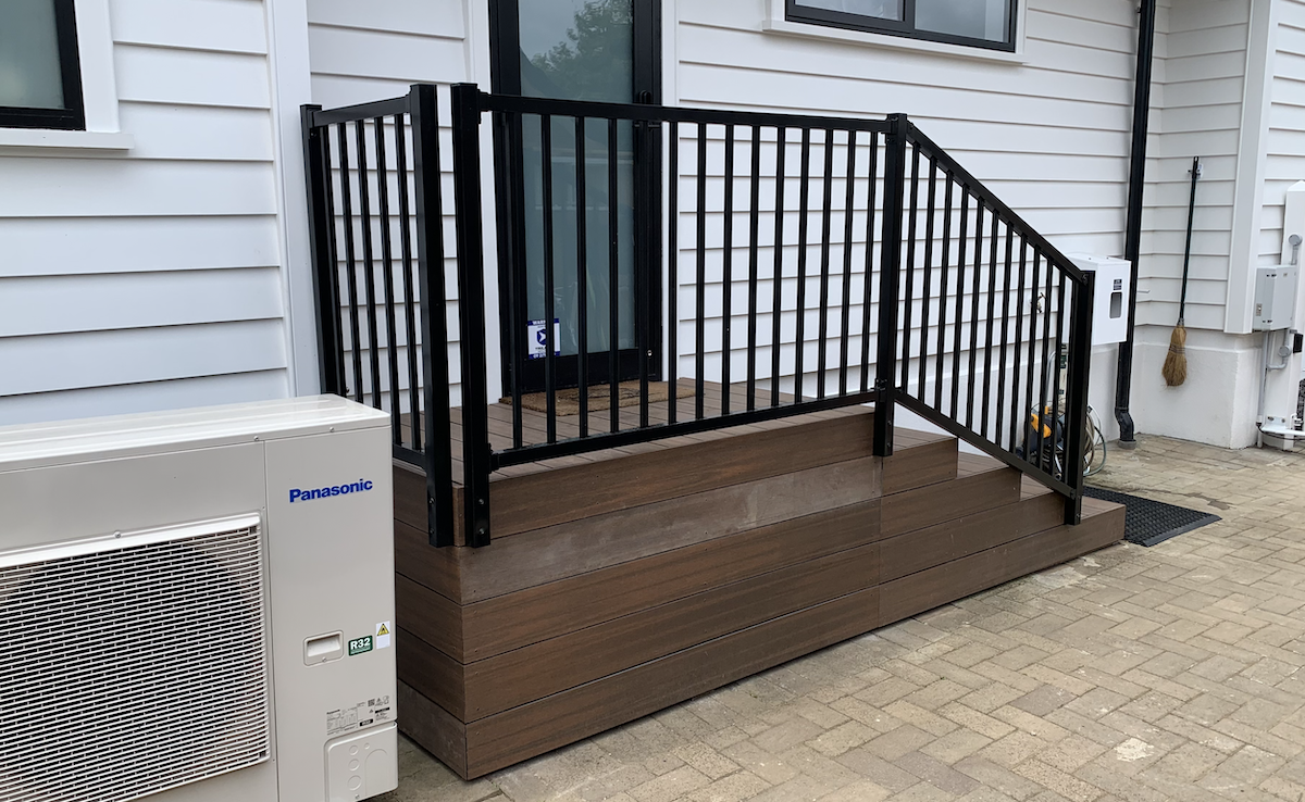 Deck decking kwila vitex louver landscaping plants build maintain joists bearers foundation concrete levels screens entry planks boardwalk retaining wall fence security gate ceader