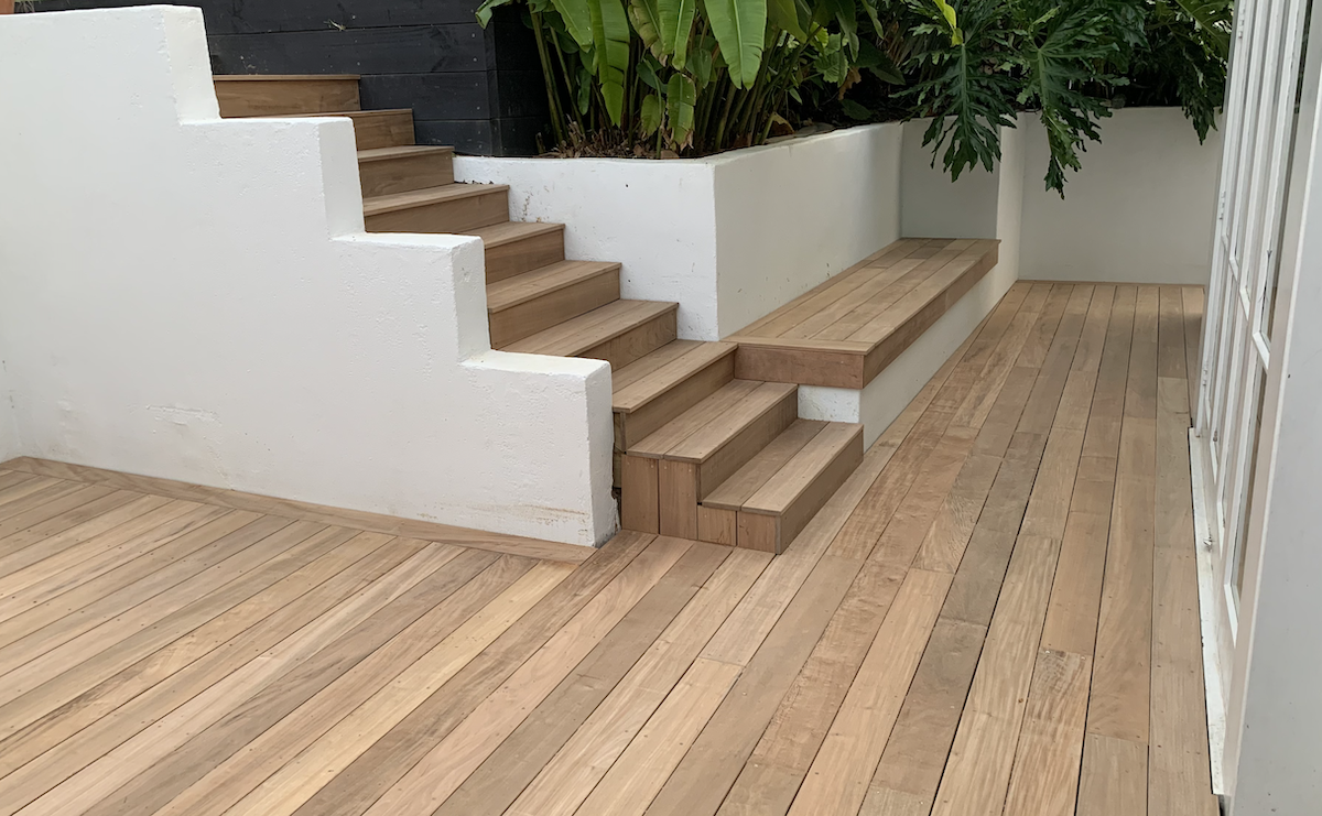 Deck decking kwila vitex louver landscaping plants build maintain joists bearers foundation concrete levels screens entry planks