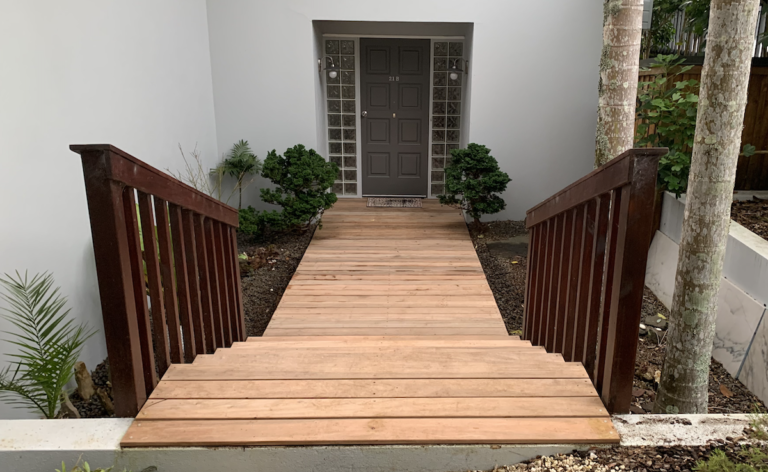 Deck decking kwila vitex louver landscaping plants build maintain joists bearers foundation concrete levels screens entry planks boardwalk retaining wall fence security gate ceader